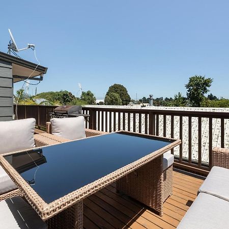 Convenient Family Bach With Easy Access To Blake Park The Beach And Downtown Mount Maunganui Exteriör bild