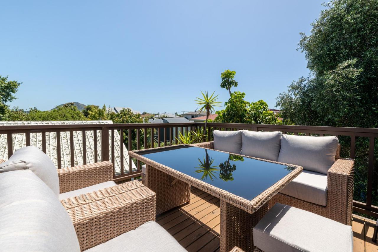Convenient Family Bach With Easy Access To Blake Park The Beach And Downtown Mount Maunganui Exteriör bild