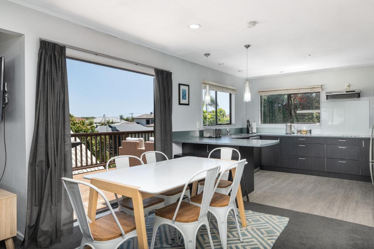 Convenient Family Bach With Easy Access To Blake Park The Beach And Downtown Mount Maunganui Exteriör bild