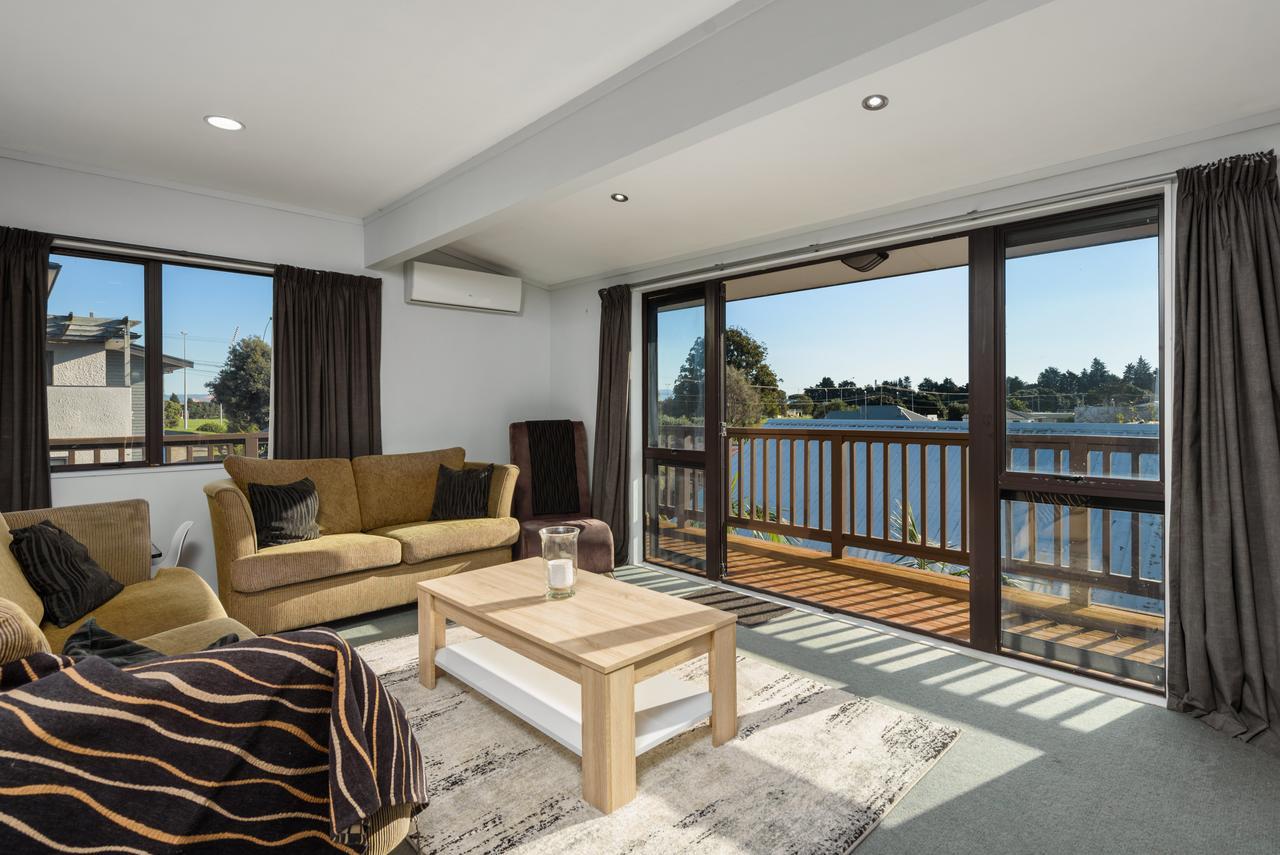 Convenient Family Bach With Easy Access To Blake Park The Beach And Downtown Mount Maunganui Exteriör bild