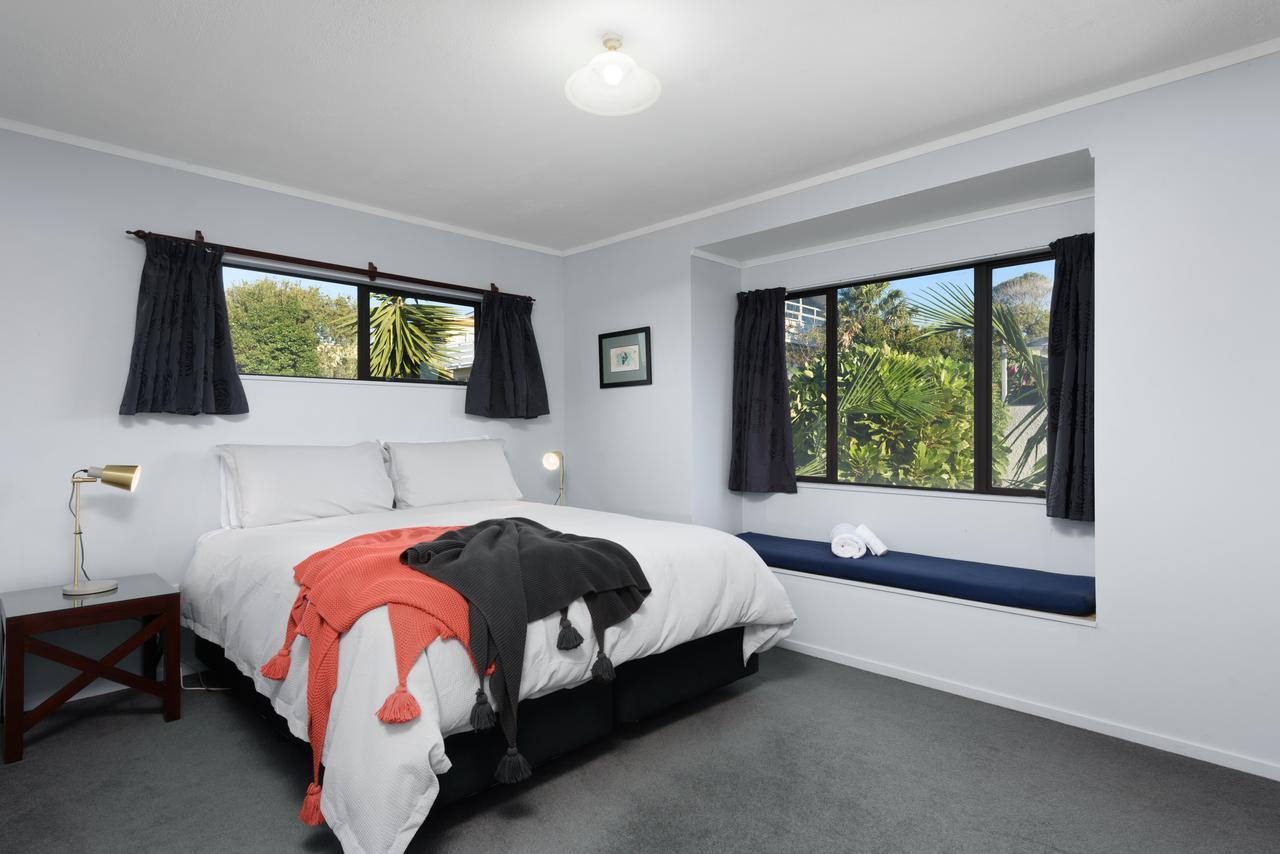 Convenient Family Bach With Easy Access To Blake Park The Beach And Downtown Mount Maunganui Exteriör bild